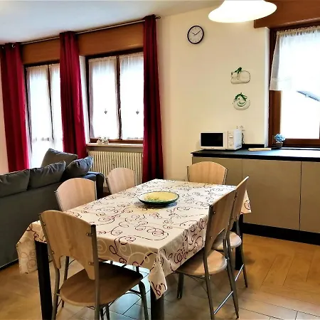 Con 3 In Centro Cir-aosta-0325 アパート *