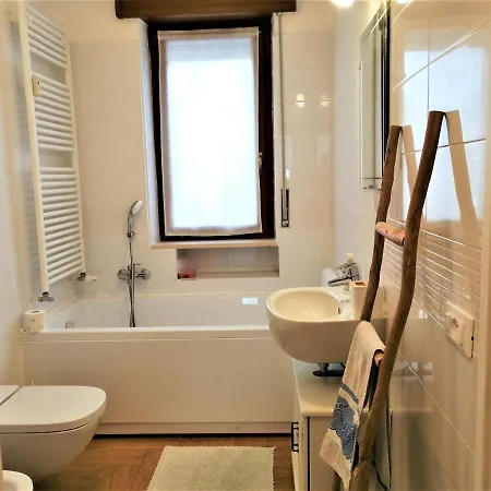 Con 3 In Centro Cir-aosta-0325 アパート *